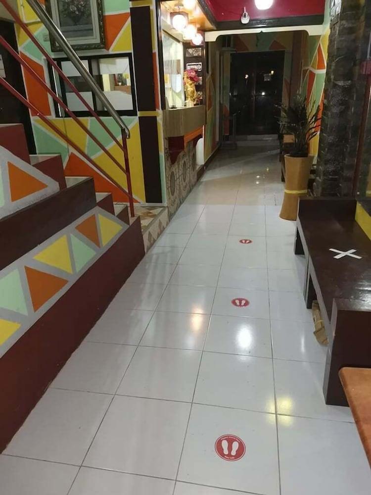 Constrell Pension House Città di Tagbilaran Esterno foto