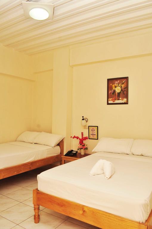Constrell Pension House Città di Tagbilaran Esterno foto