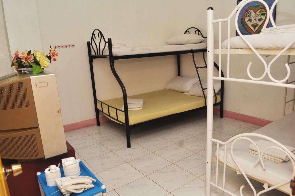 Constrell Pension House Città di Tagbilaran Esterno foto
