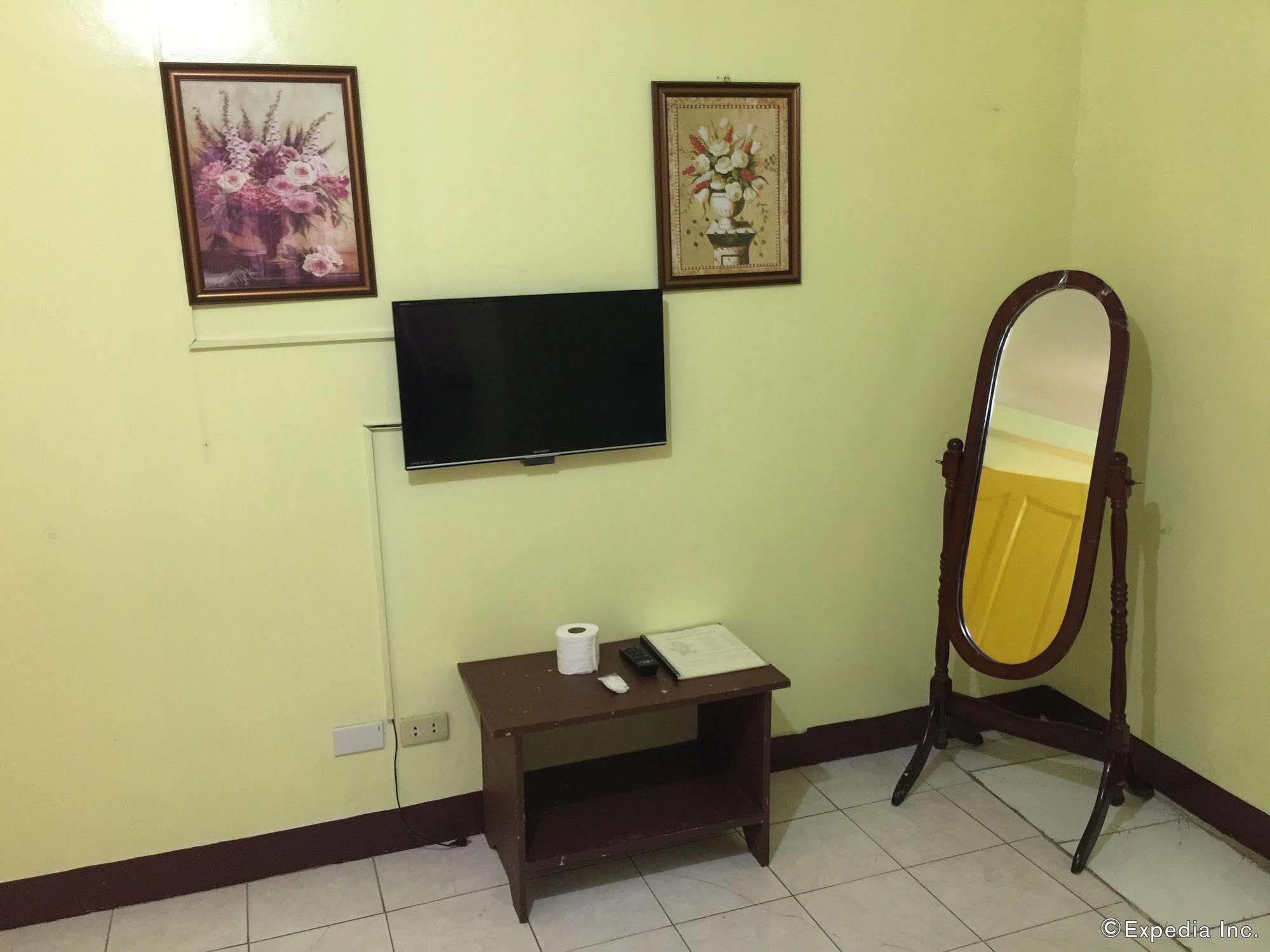 Constrell Pension House Città di Tagbilaran Esterno foto
