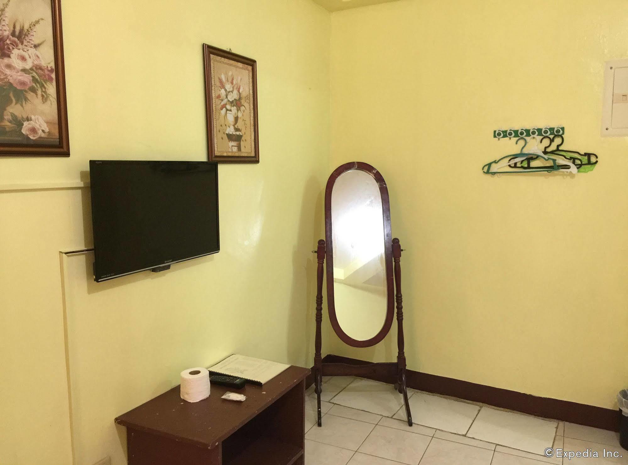 Constrell Pension House Città di Tagbilaran Esterno foto