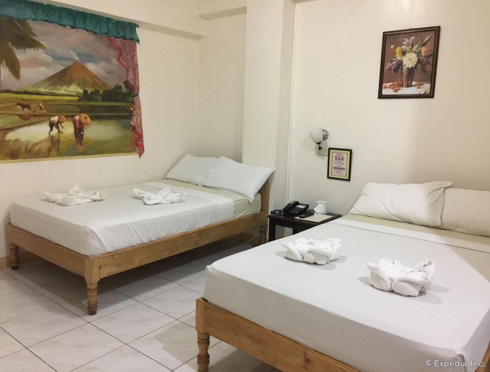 Constrell Pension House Città di Tagbilaran Esterno foto