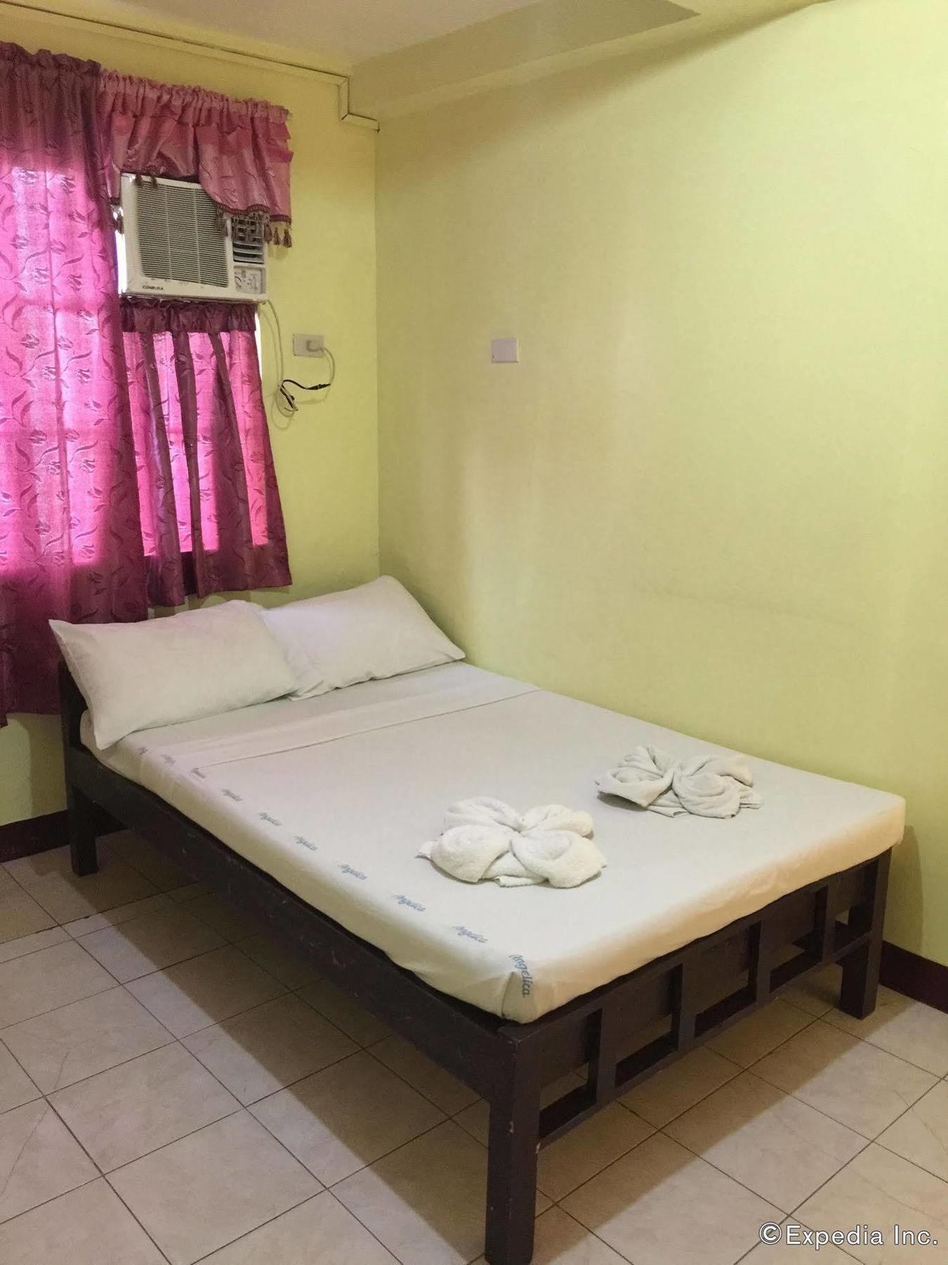 Constrell Pension House Città di Tagbilaran Esterno foto