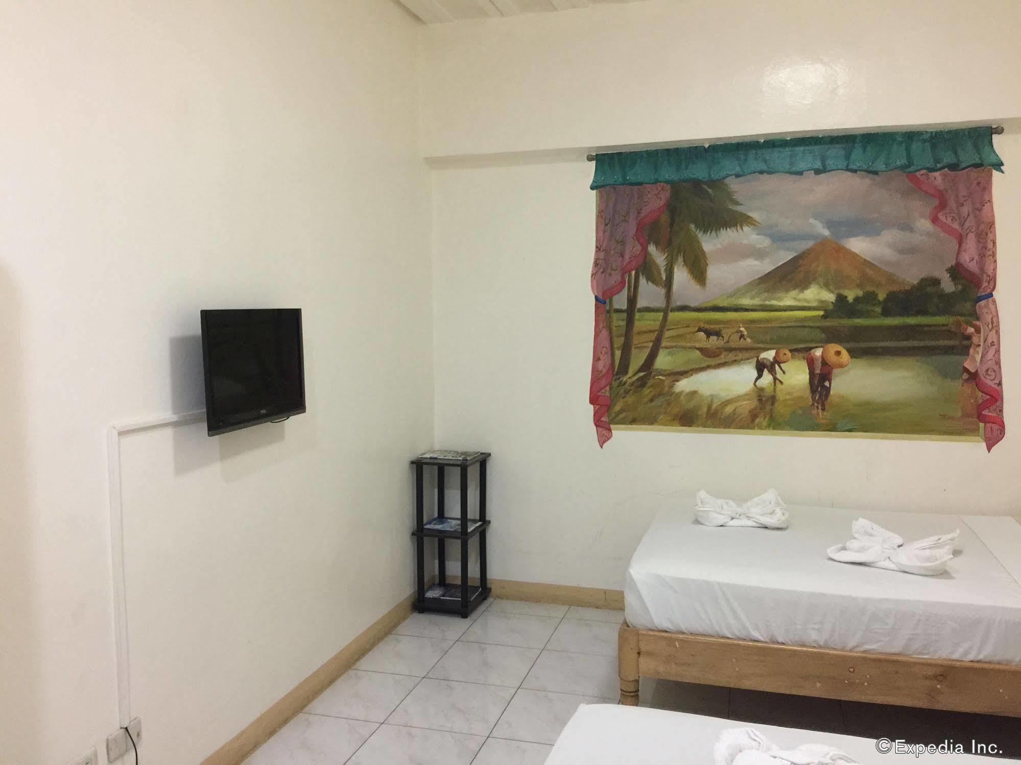 Constrell Pension House Città di Tagbilaran Esterno foto